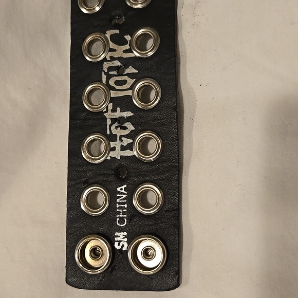 VTG Hot Topic Leather Cuff Bracelet - Picture 3 of 4